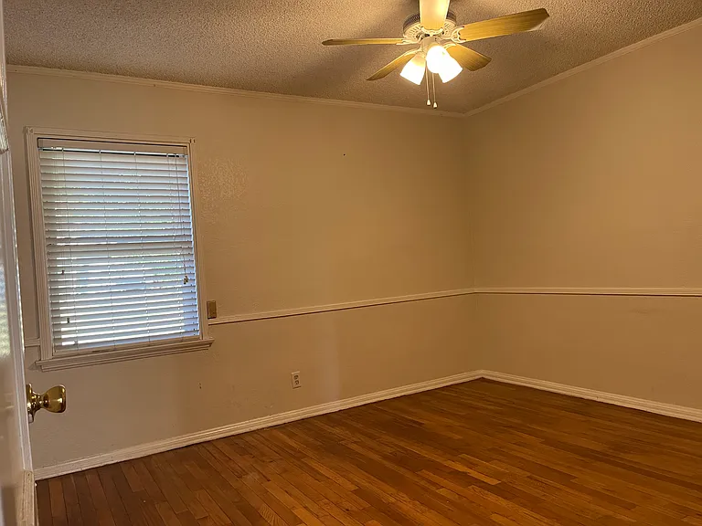 8000 Chase Ave — Photo 13
