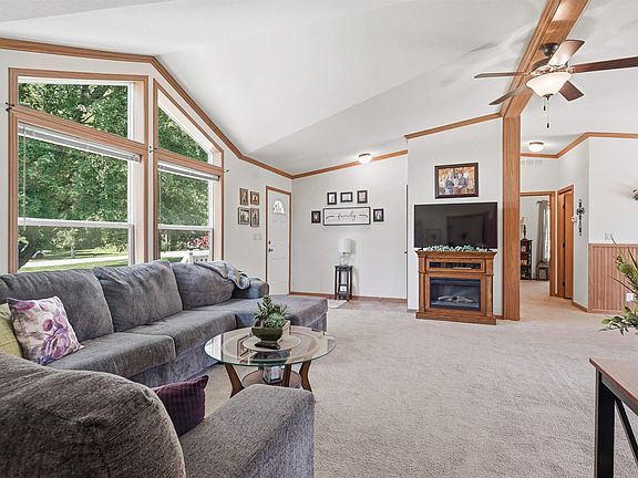4th image of 35 12th Ave NW