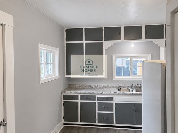 5th image of 720 Lindoo Ave E