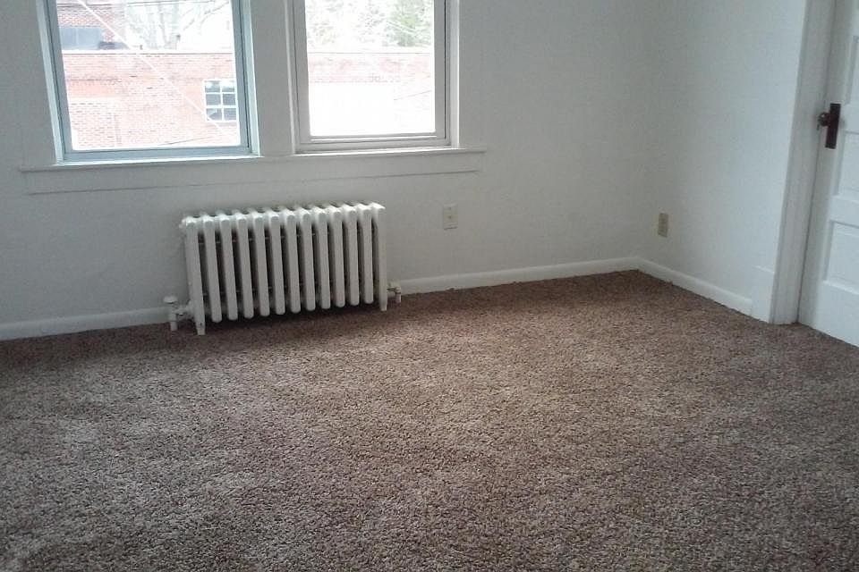 1st image of 525 Clark St