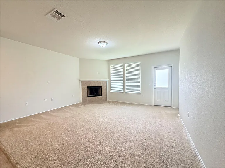 11704 Monterosso Dr — Photo 7