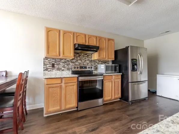 1543 Tuckers Glenn Dr, Rock Hill, SC 29732