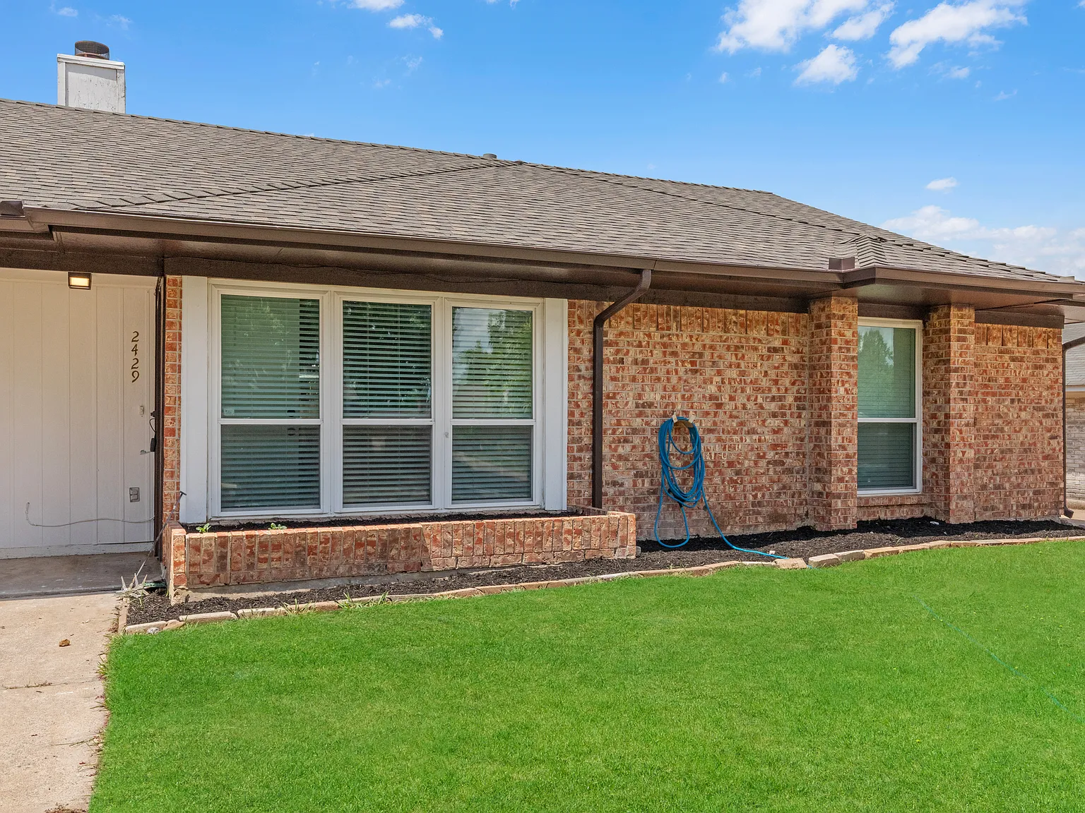 2 bed, 1275 sqft, $2,100 — Photo 3
