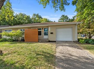 3715 W 75th St, Prairie Village, KS 66208