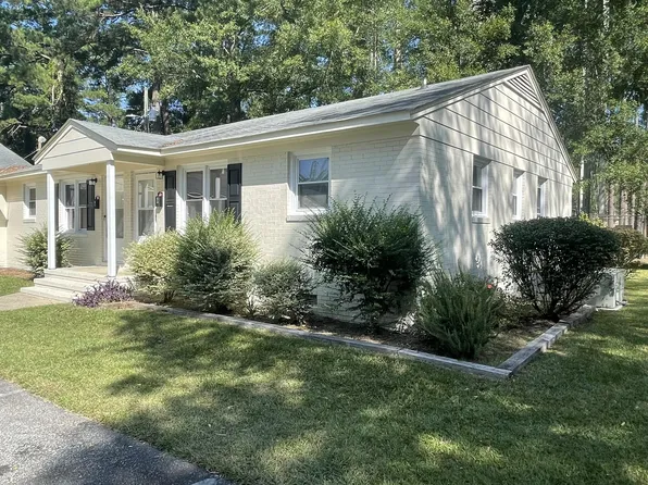 1918 Millan Dr, Fayetteville, NC 28305