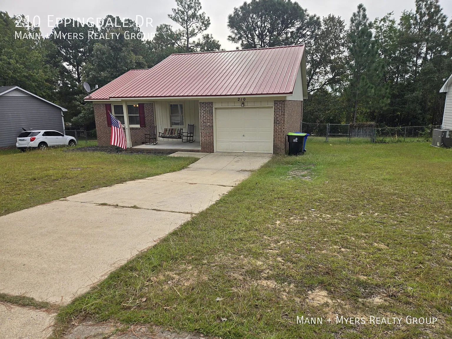 Charming 3-Bedroom Ranch Near Fort Bragg | Fenced Backyard, Covered Porch & Garage! — Photo 2