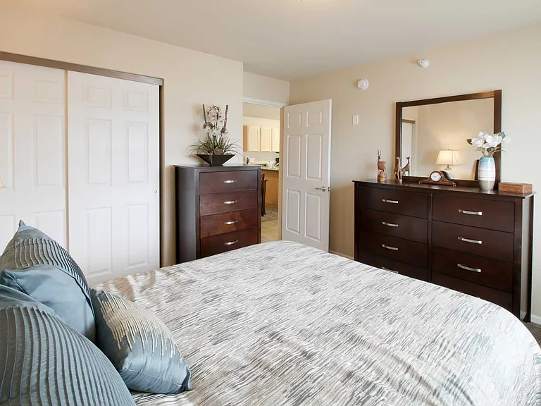 Lincoln Meadows Apartments — Photo 9