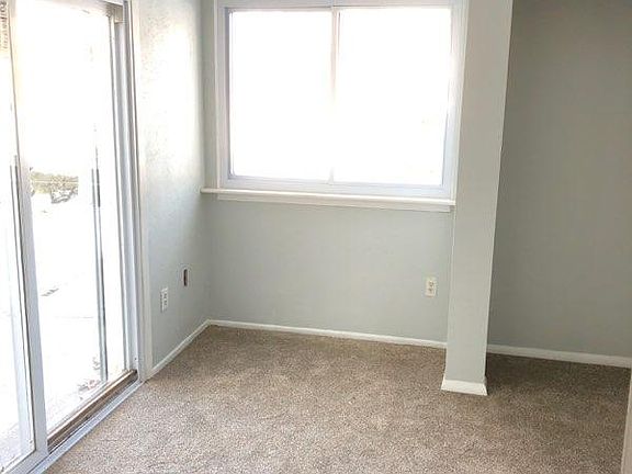 first floor DEN or option for guest bedroom w closet 