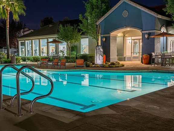 4th image of 2100 W Texas St #84