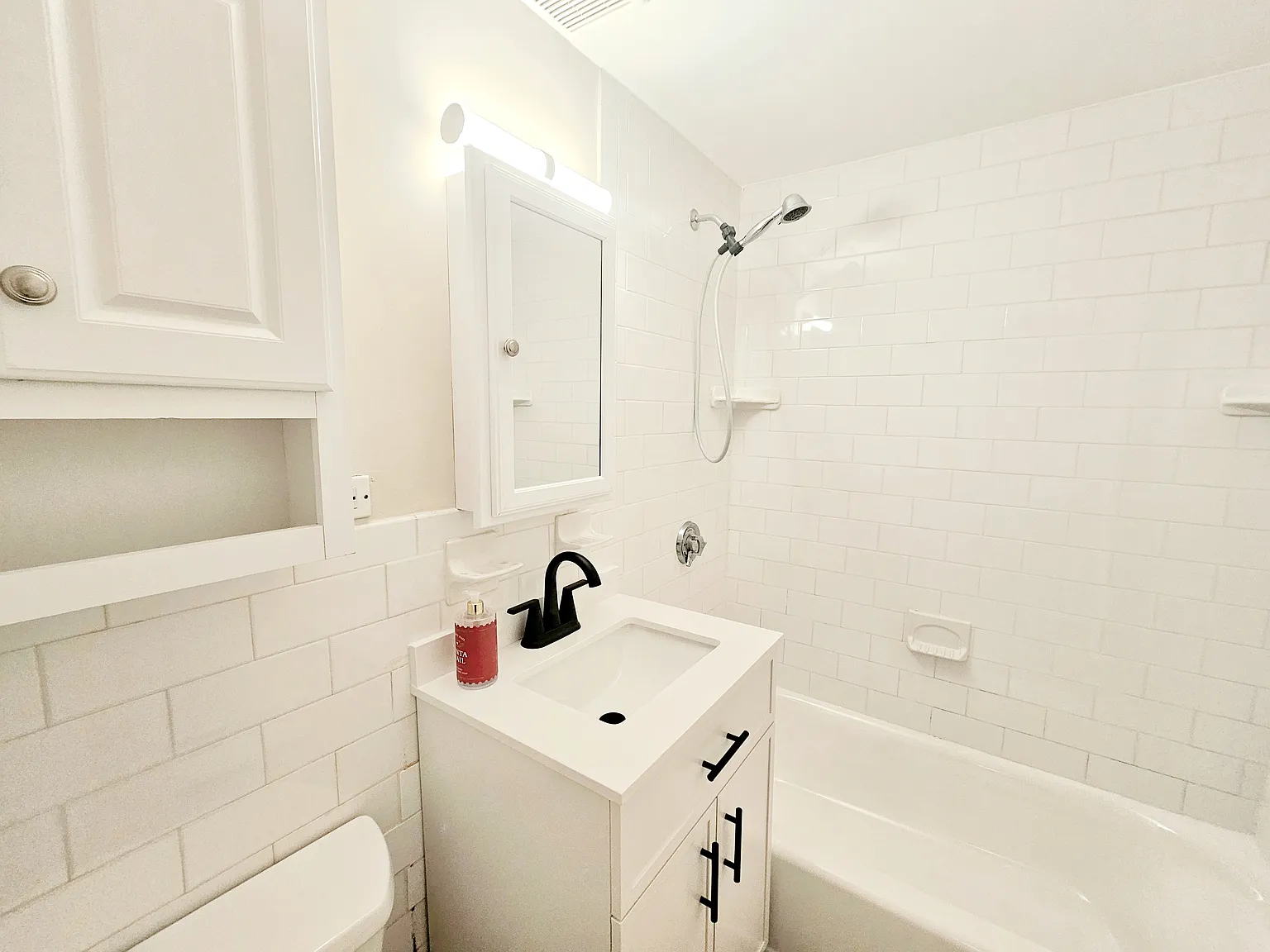 205 Kent St — Photo 4