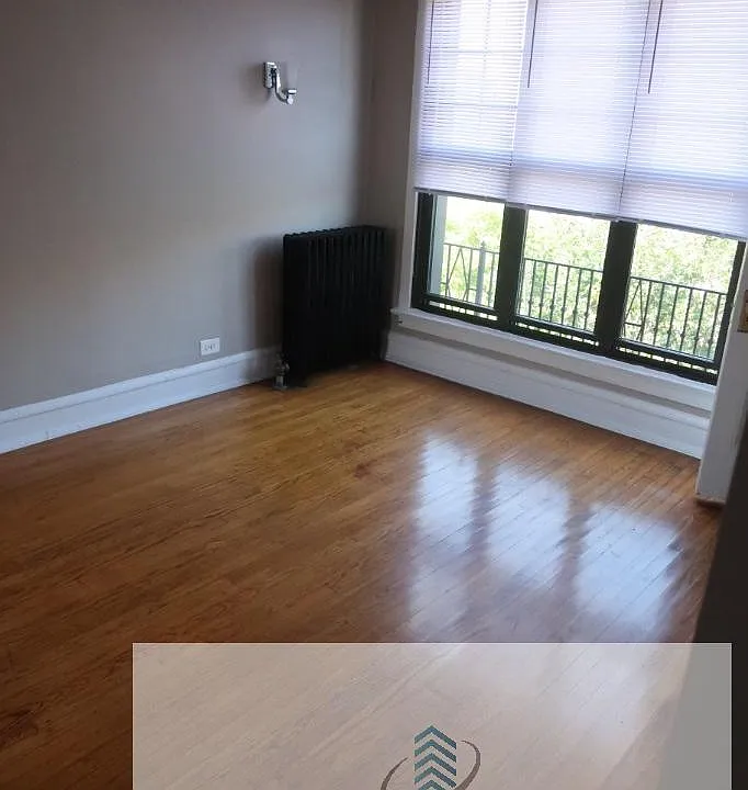 1749 W Devon Ave #3