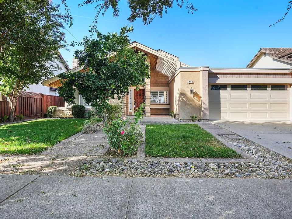 2261 Plummer Ave