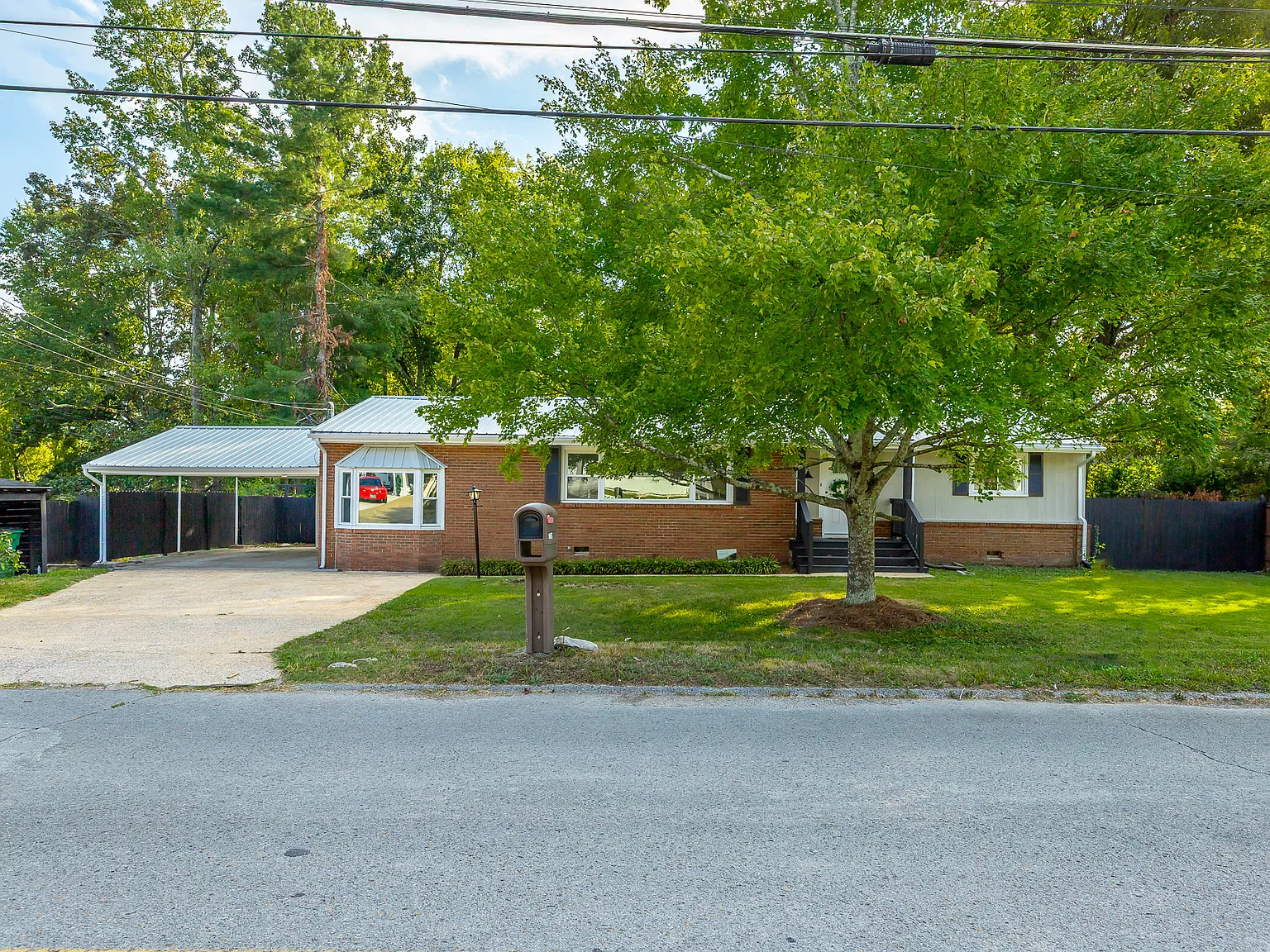 3 bed, 2.0 bath, 1875 sqft, $2,350 — Photo 4