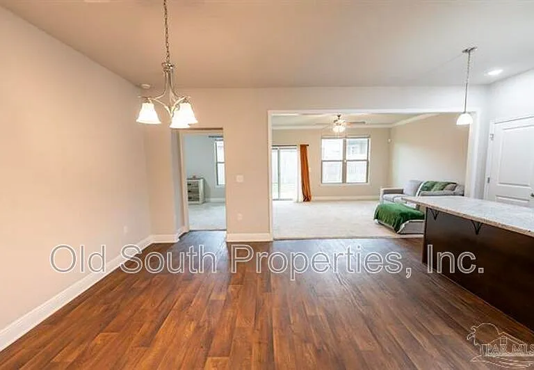 1060 Bretts Way — Photo 6