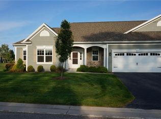 8 Colonnade Ter, Hilton, NY 14468