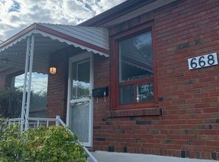 668 Frank St #1, Peterborough, ON K9J4M9