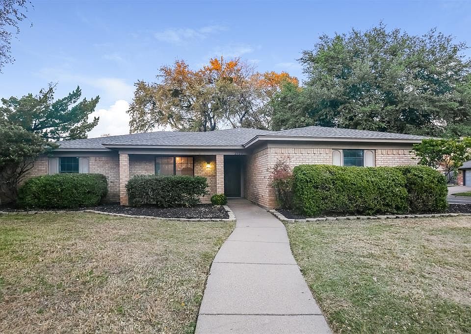 1st image of 2323 Lucas Dr