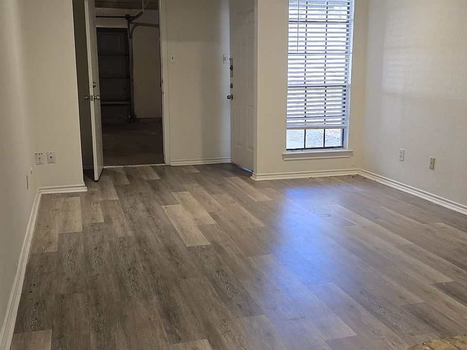 Living area #6424