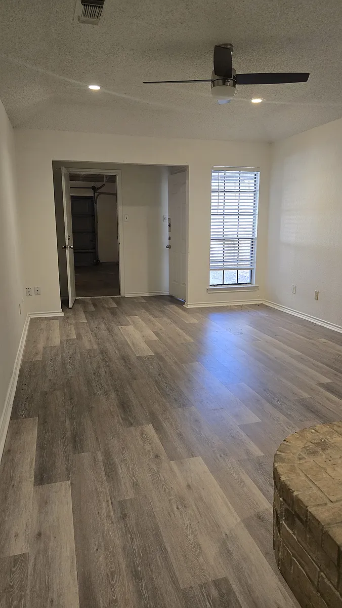 Living area #6424 - 6426 Bramble Dr #6426