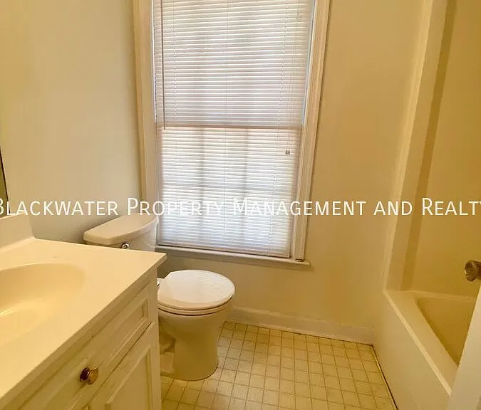 5 W Princeton Cir #4 — Photo 9