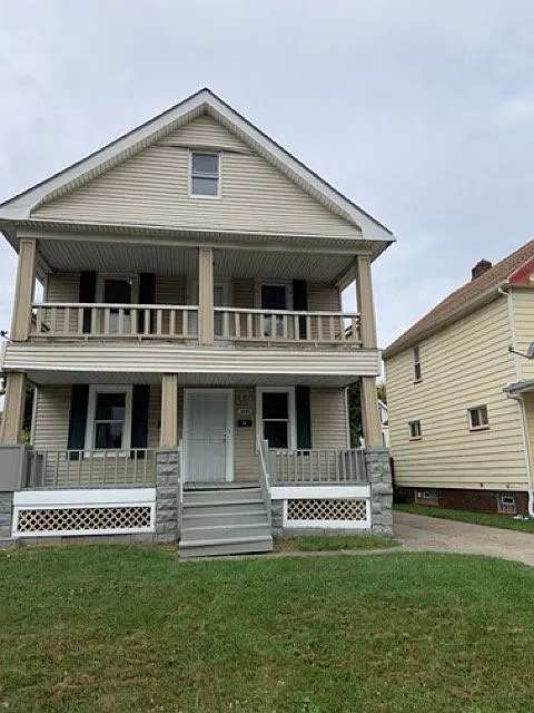 Spacious 3 Bed 1 Bath — Photo 1