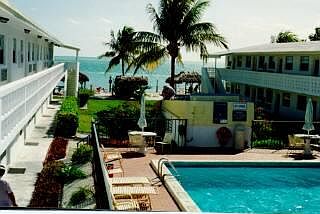 4th image of 1121 W Ocean Dr