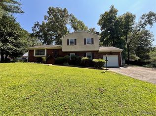 305 Rollingview Dr, Sandston, VA 23150