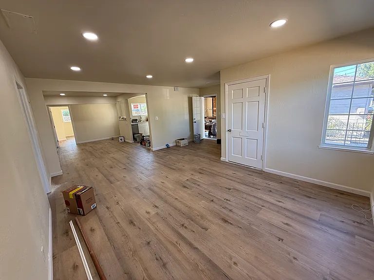 553 Waite Ave — Photo 9