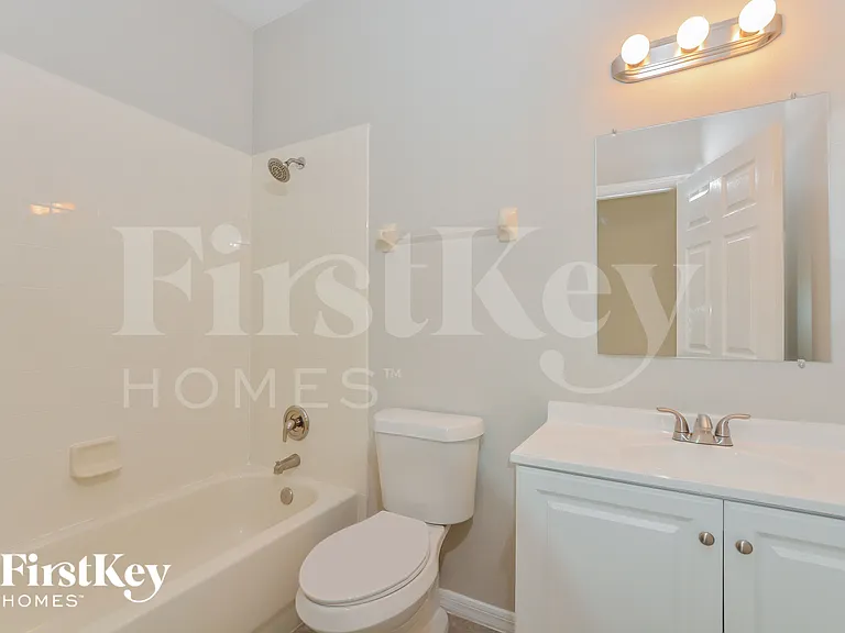 10020 Savannah Bluff Ln — Photo 13