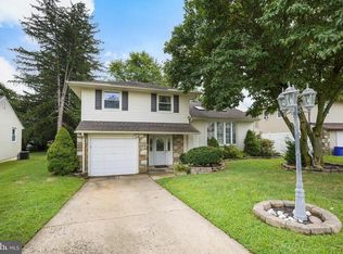 9737 Portis Rd, Philadelphia, PA 19115