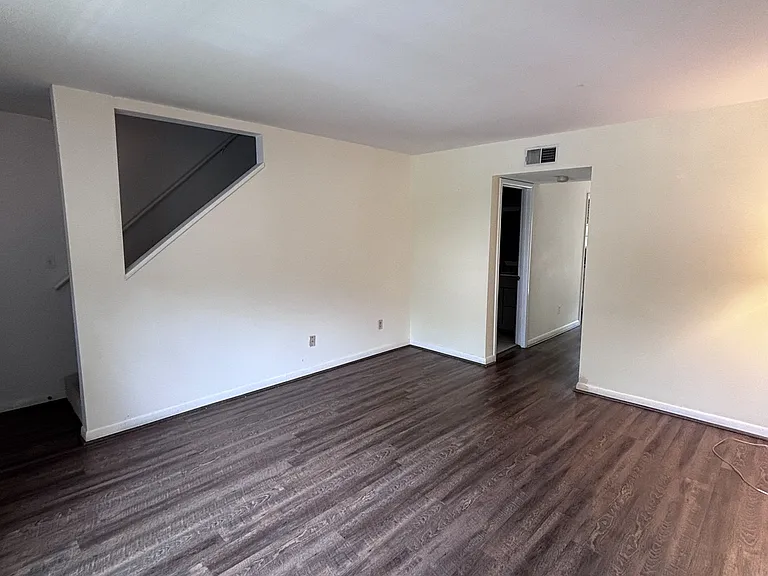 2643 Southbury Cir — Photo 2