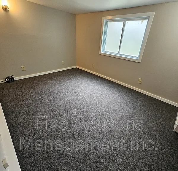 32 West St #A — Photo 12