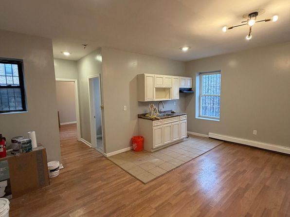 632 Martin Luther King Blvd #11A