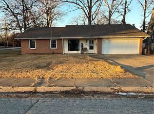 3010 E Orchard Dr, Decatur, IL 62521