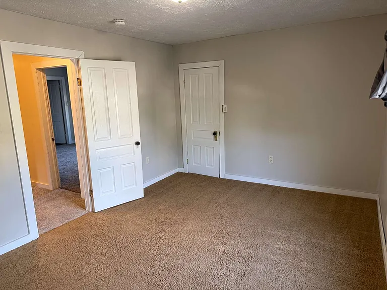 2124 Eastern Ave NE — Photo 34