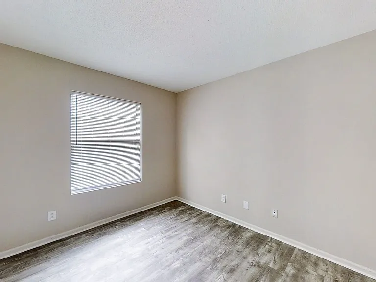 Newly Renovated 3 Bedrooms! — Photo 17