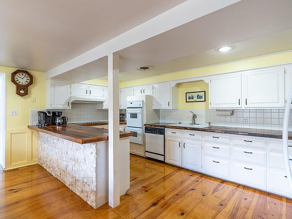 24th image of this home