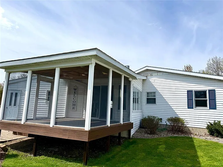 225 Sunrise Blvd — Photo 59