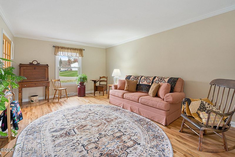 5th image of 12 Hillside Drive