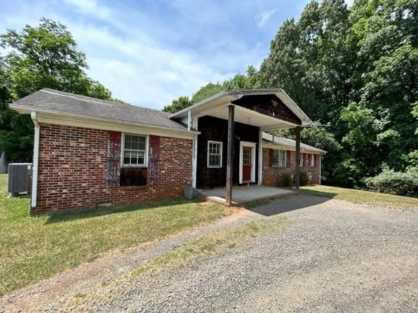 217 Clover St, Galax, VA 24333