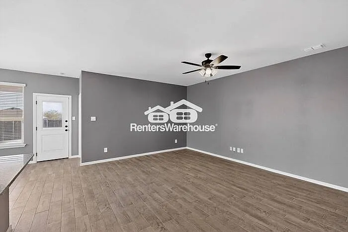 8517 Centerboard Ln — Photo 19