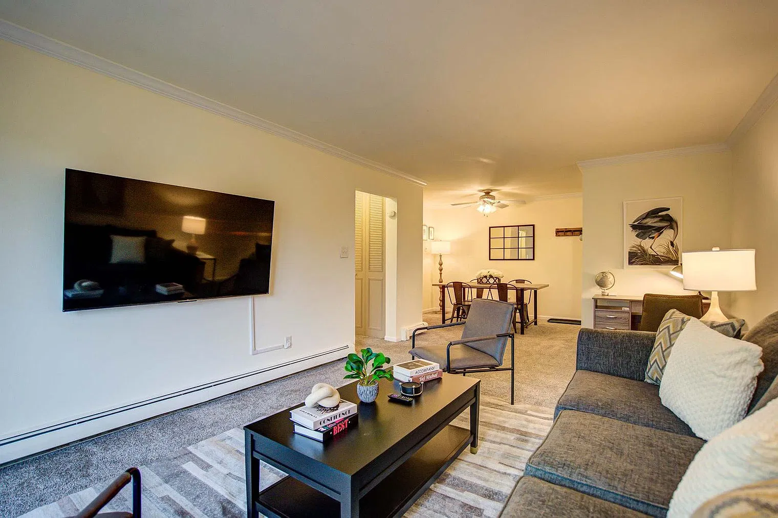 1 bed, 1.0 bath, 742 sqft, $1,863 — Photo 3