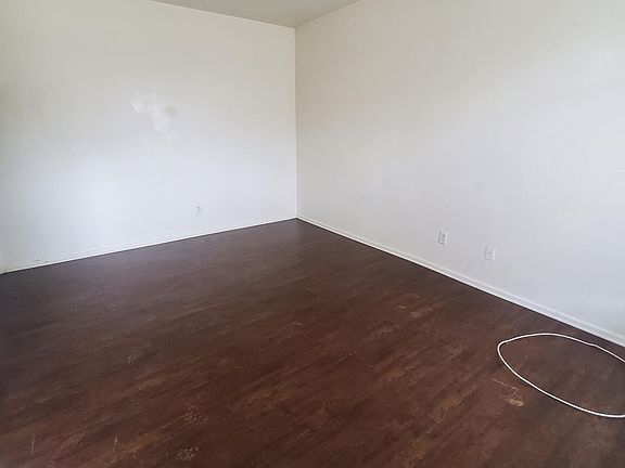 2nd image of 438 E Lancaster Blvd #0