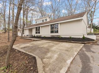 14 Kingsbury Rd, Greenville, SC 29617