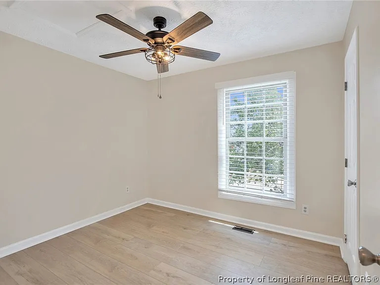 1931 Daphne Cir — Photo 23