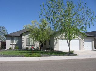 438 Dog Leg Dr, Fernley, NV 89408