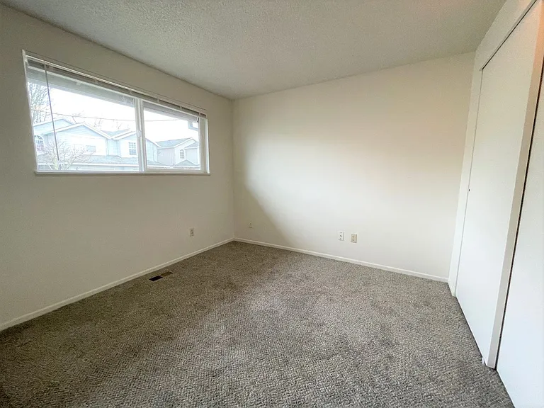 1330 S Ivy St — Photo 8