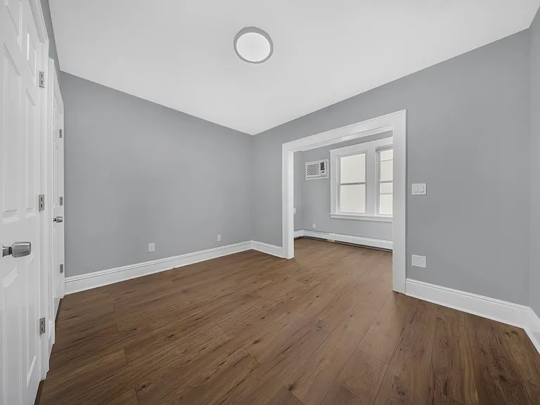 15 Tuttle St #2 — Photo 7