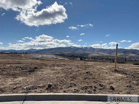 2nd image of 14 Falcon Ridge Dr