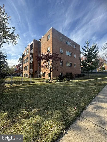 500 S Courthouse Rd #2 Photo 1